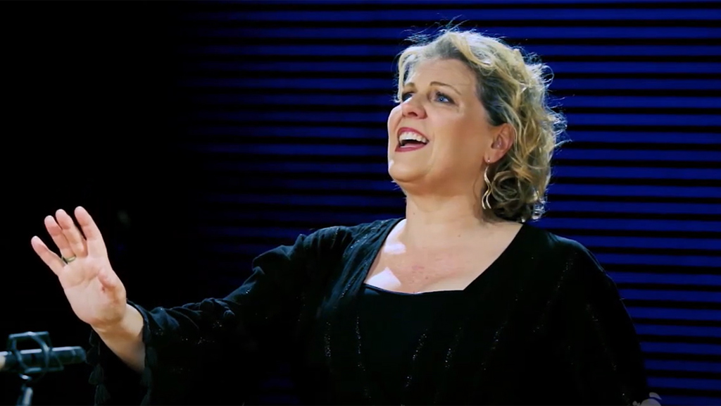 Jacqui Dark Sings Kurt Weill's 'Youkali' 