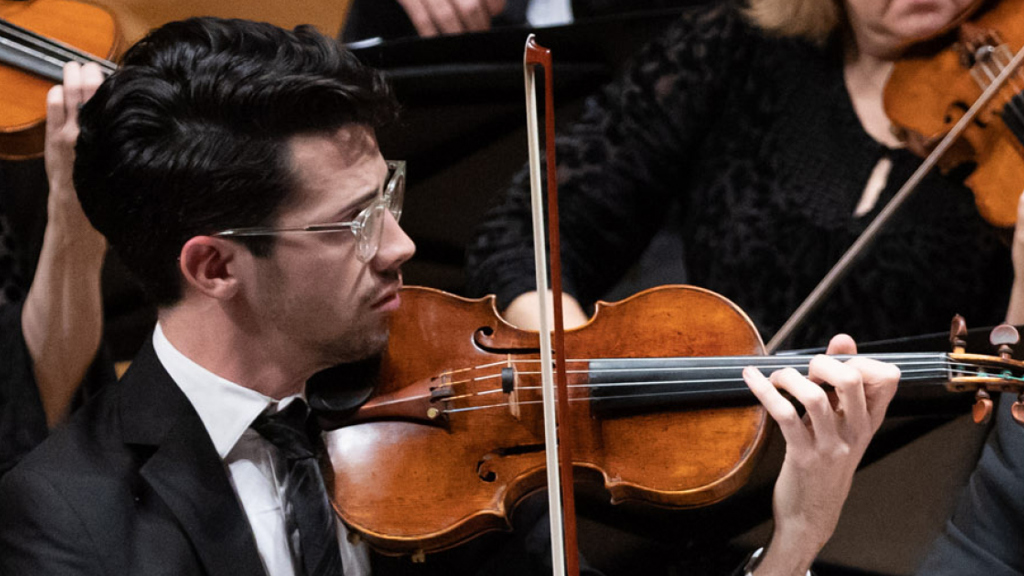 Orchestra violinist
